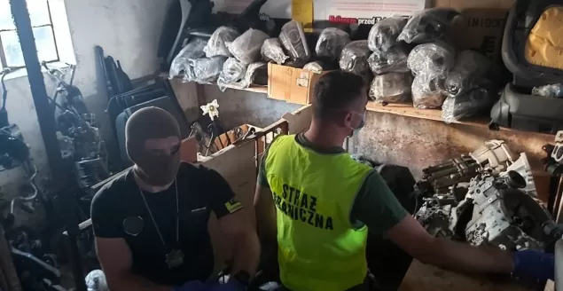 Policjanci odzyskali kradzione części samochodowe
