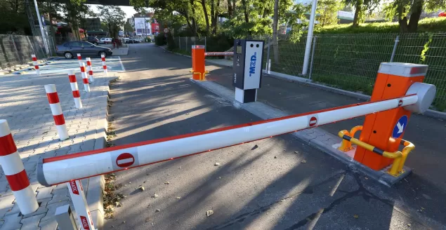 Parking przy dworcu kolejowym - 02.10.2017